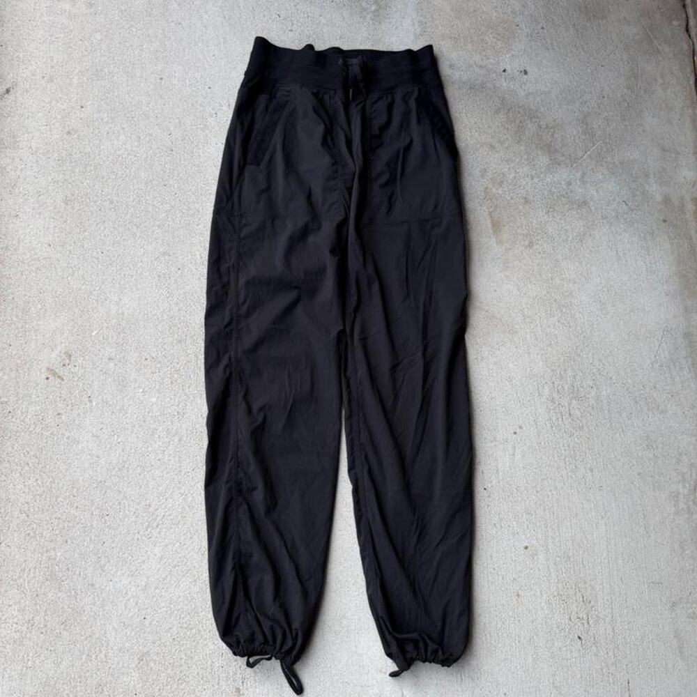 Lululemon dance studio pants lululemon size 6